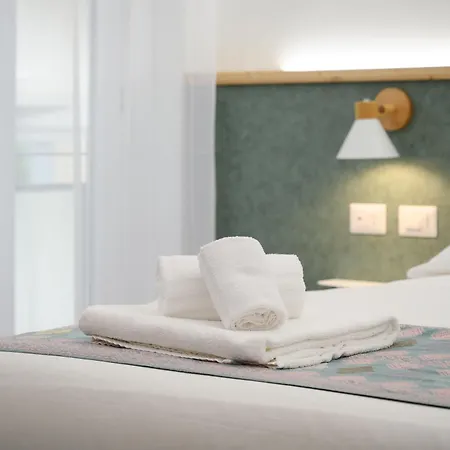 Oda ve Kahvaltı Domus Roma